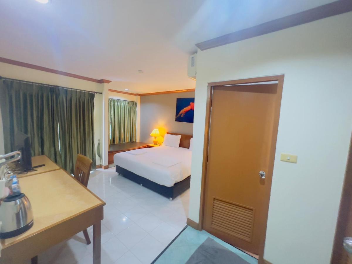 Royal Vista Hotel Patong Kültér fotó