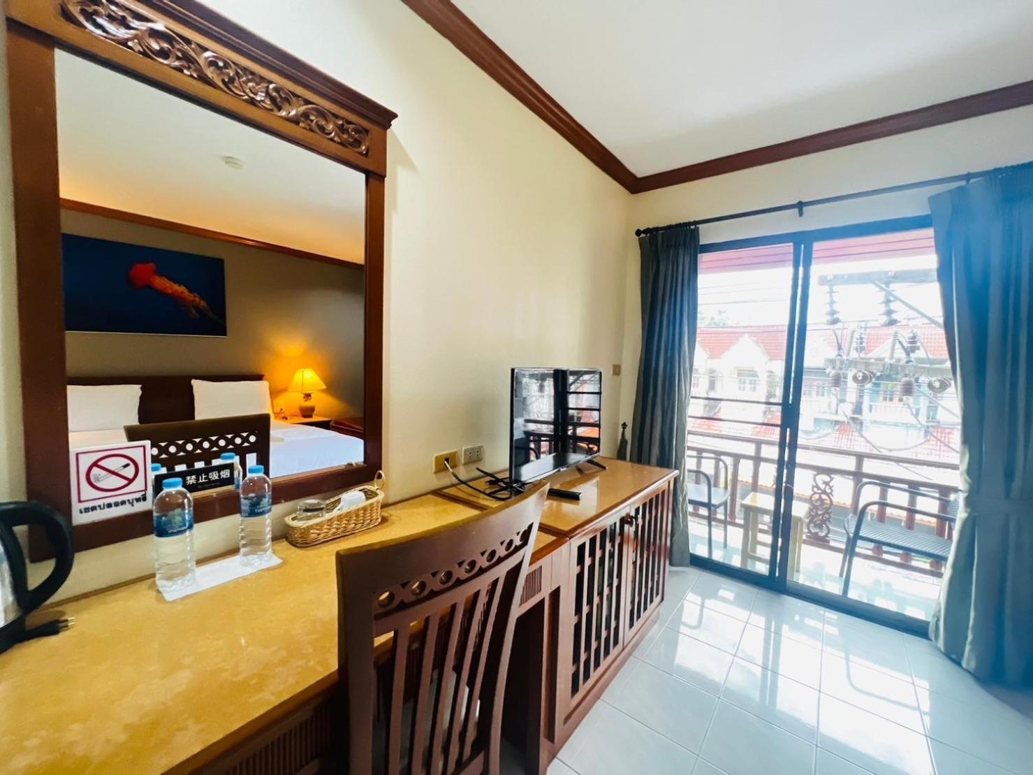 Royal Vista Hotel Patong Kültér fotó