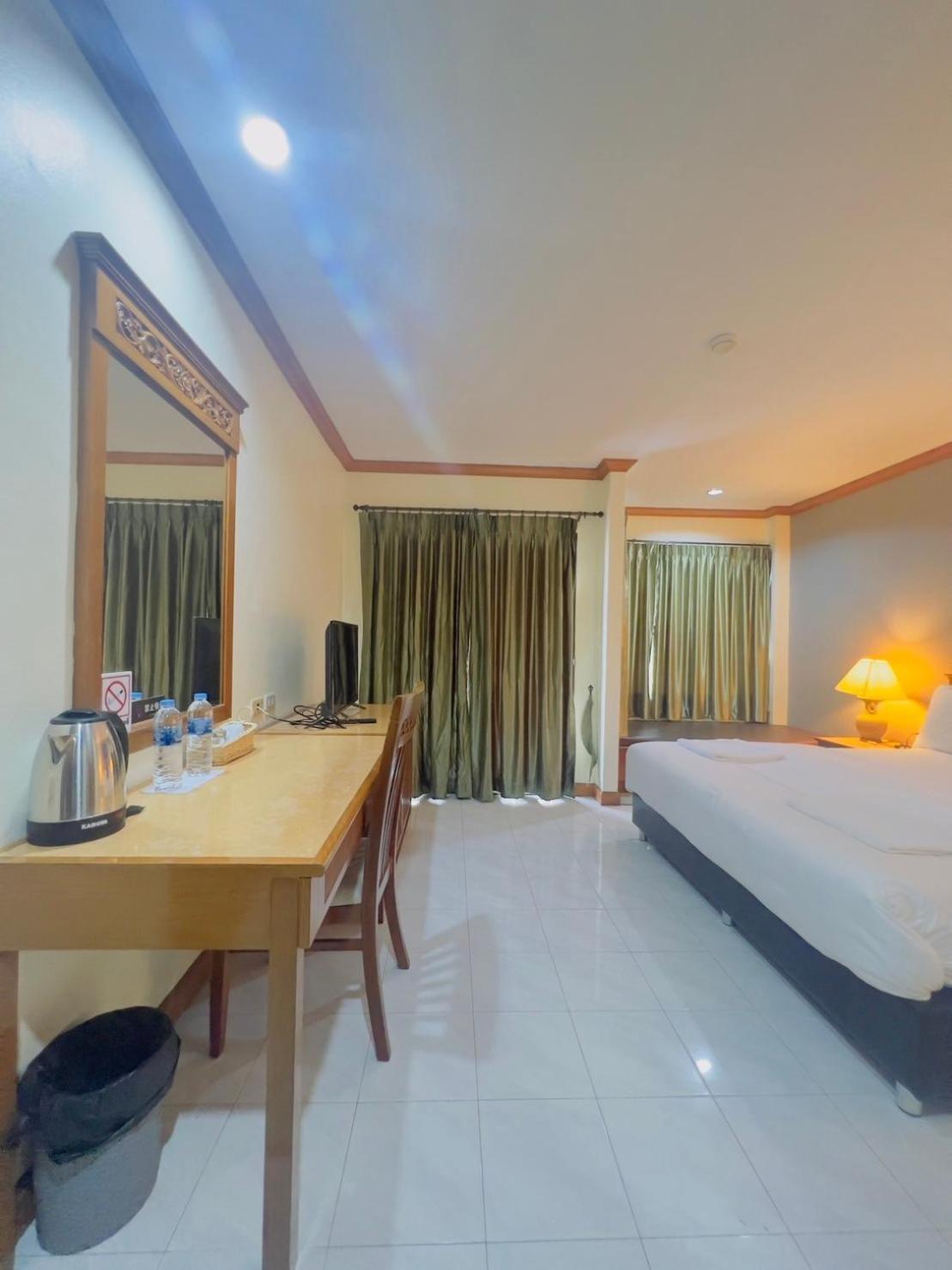 Royal Vista Hotel Patong Kültér fotó