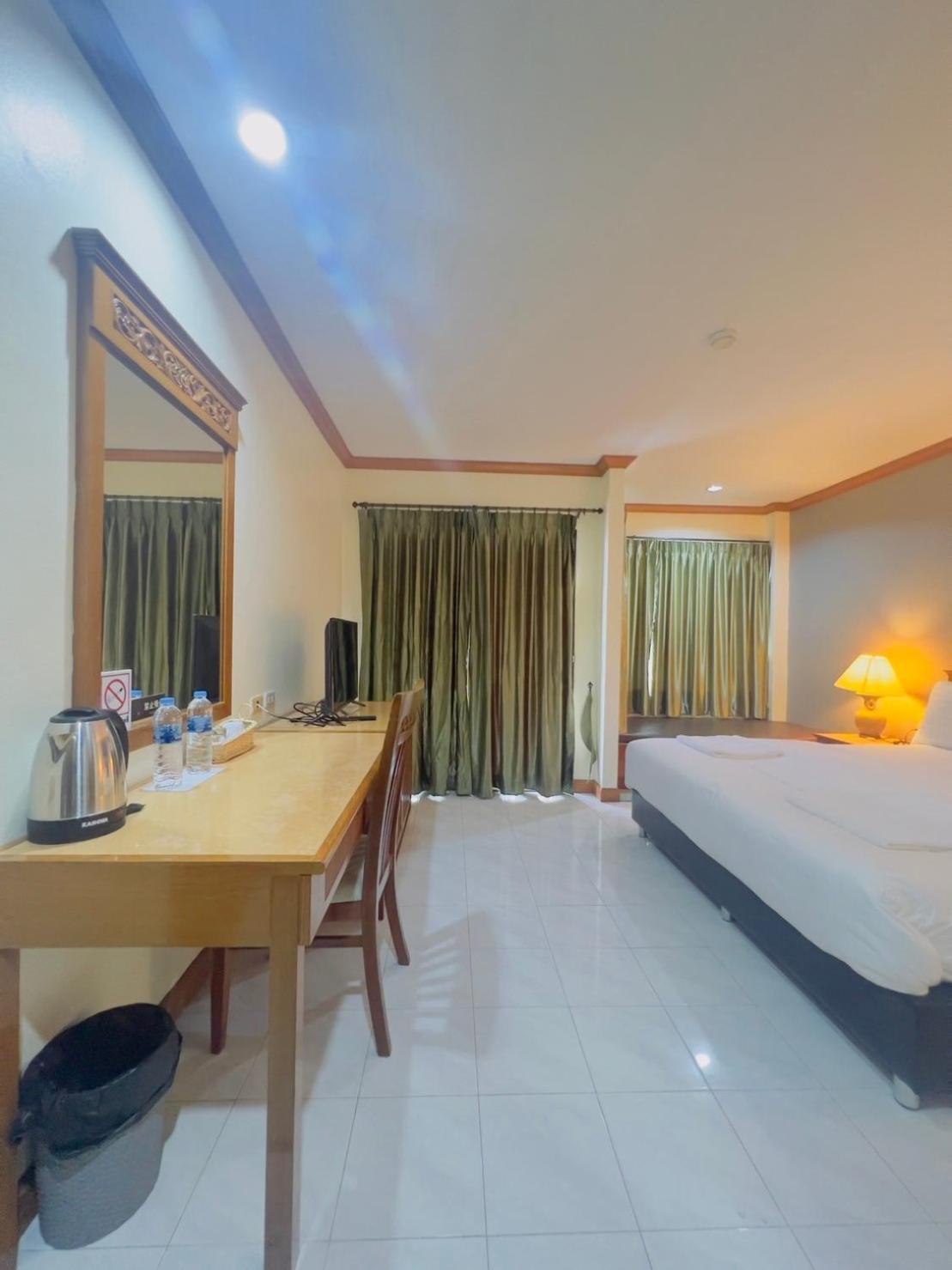 Royal Vista Hotel Patong Kültér fotó