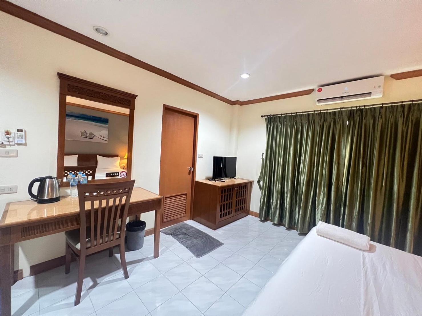 Royal Vista Hotel Patong Kültér fotó